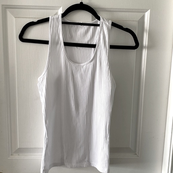 Aritzia / Wilfred Free ribbed tank top. Size medium. Worn 2-3 times. - Picture 1 of 1
